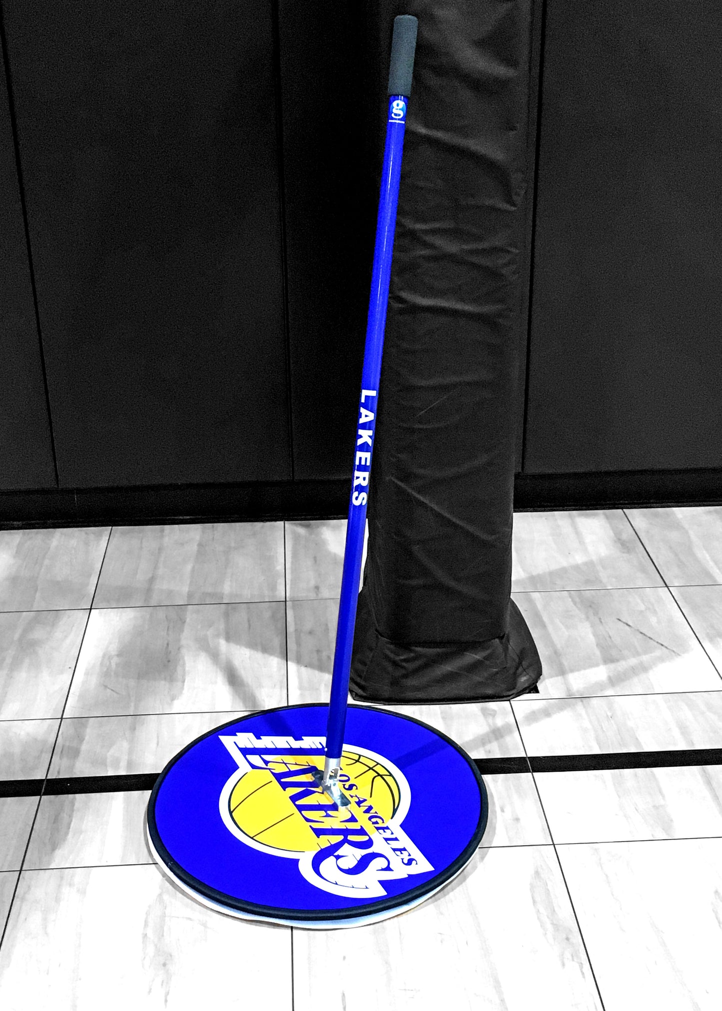 1 Pole